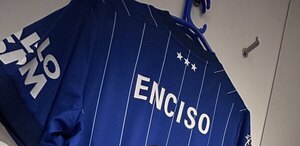 Versus / El peculiar número que usará Enciso en su debut