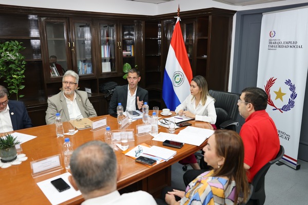 Centrales sindicales vuelven a mesa de diálogo con el Gobierno - 1000 Noticias