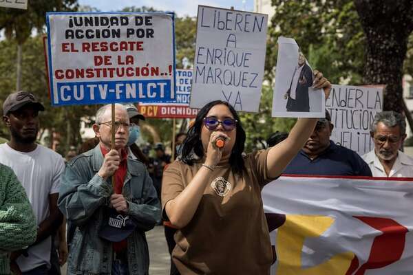 La Fiscalía de Venezuela libera a 381 presos poselectorales - Mundo - ABC Color