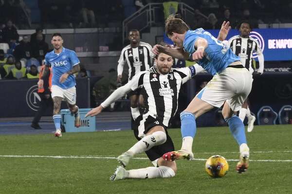 Mucho Nápoles para la ‘Juve’ - Fútbol Internacional - ABC Color