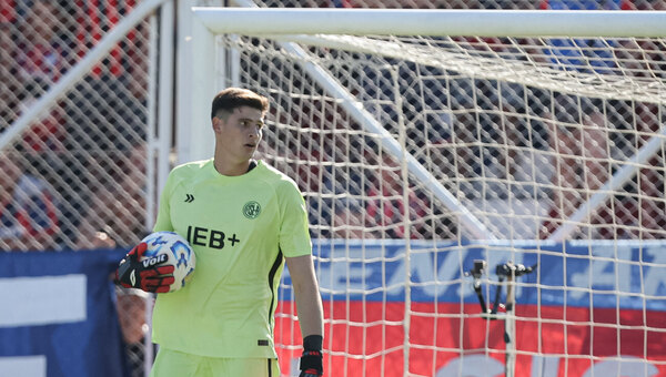 Versus / El paraguayo Orlando Gill se luce en triunfo de San Lorenzo de Almagro