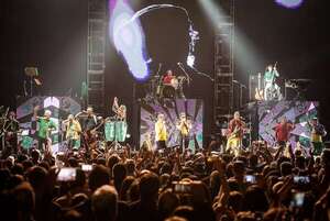 Los Auténticos Decadentes, al servicio de la alegría y la fiesta - Música - ABC Color