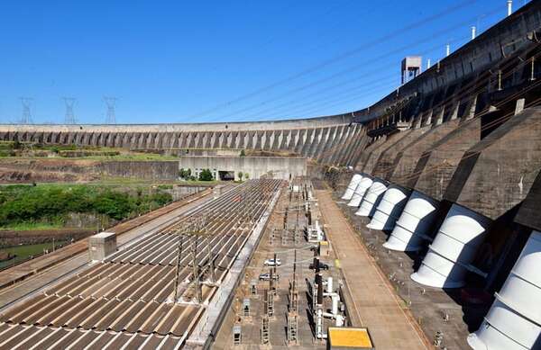 ¿Cómo ha sido la dinámica en la última década de ingresos provenientes de Itaipú y Yacyretá? - Económico - ABC Color