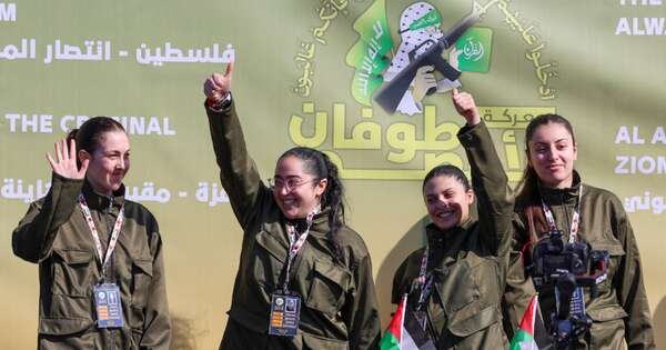 La Nación / Hamás libera a cuatro rehenes a cambio de 200 presos palestinos