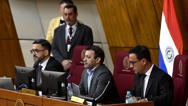Dos hechos contradicen al cartismo que quiere evitar invitación al fiscal