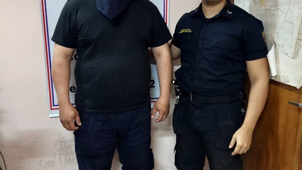 Video: Agente de la PMT de Ñemby es detenido por golpes que dio a un motobolt