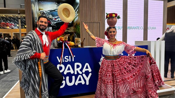 Gastronomía, cultura guaraní y el rally, atractivos que exhibió Paraguay en la Fitur 2025