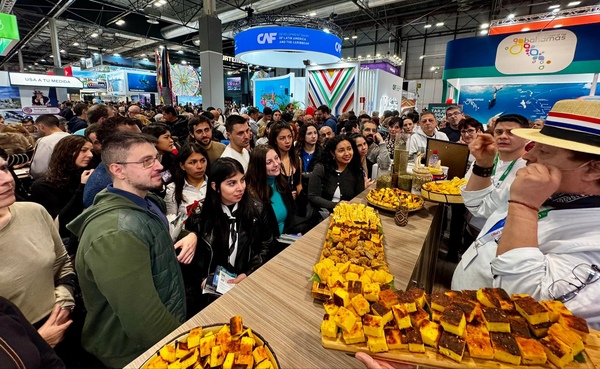 Paraguay deslumbra en Fitur 2025 con su gastronomía, cultura y pasión por el rally