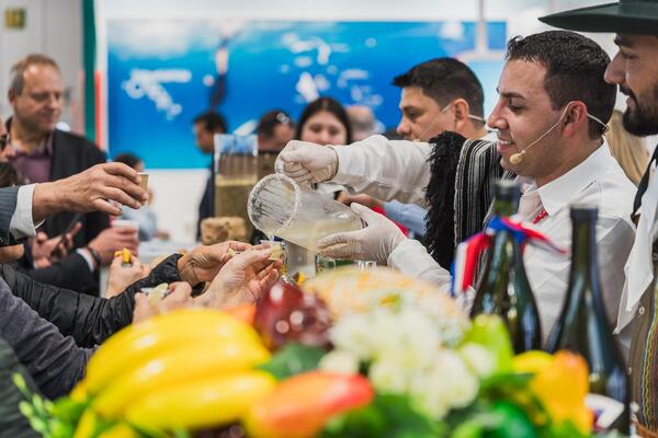Fitur: Paraguay brinda con caña y cautiva a más de 15.000 visitantes - .::Agencia IP::.