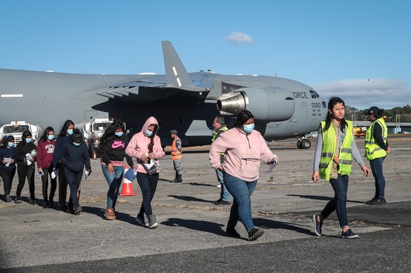 Estados Unidos deportó a más de 260 personas a Guatemala - 1000 Noticias