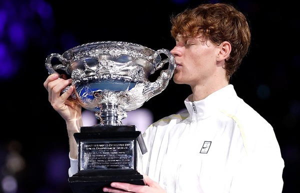 Sinner supera a Zverev e hila su segundo Australian Open