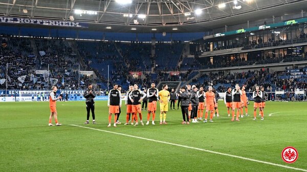 Versus / Eintracht empata con Hoffenheim y ve alejarse todavía más al Bayern