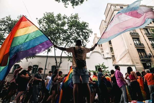 Comunidad LGTBI+ argentina se moviliza y anuncia marcha contra ataques de Milei - Mundo - ABC Color