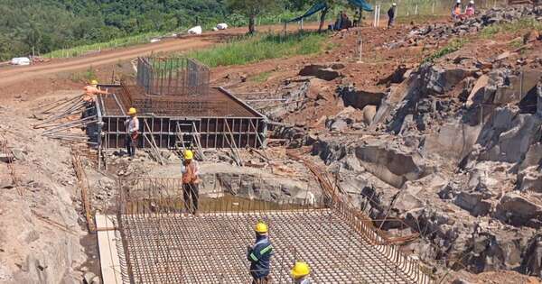 La Nación / Avanza construcción del nuevo puente sobre el río Monday