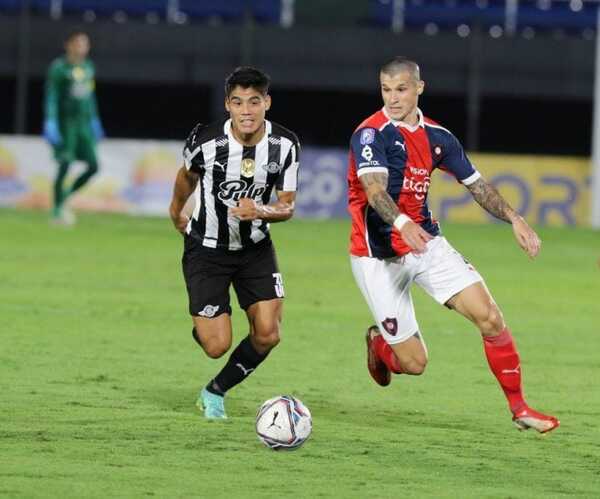 Cerro y Libertad cierran la primera fecha del Apertura - trece