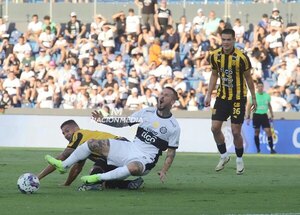 Versus / El Guaraní de 'Chiqui' suma de a tres a costa del aturdido Olimpia
