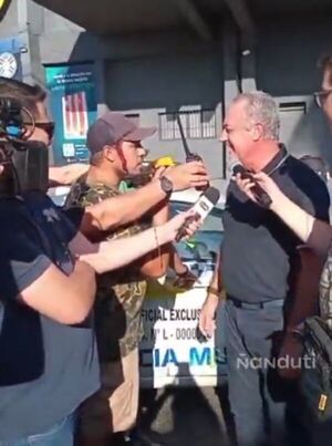 (VIDEO). “Zorros rescatan” a Alfaro luego de que su vehículo se haya averiado