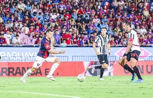 Cerro Porteño y Libertad igualan en un partido que tuvo de todo