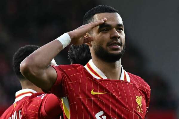 Liverpool sigue firme en la punta de la Premier League - Fútbol Internacional - ABC Color