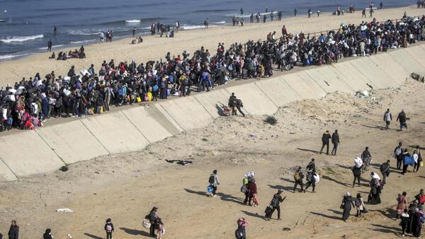 Israel anuncia la hora y condiciones para que los palestinos crucen al norte de Gaza