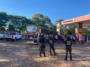 Barras de Cerro protagonizaron trifulca en la previa del partido contra Libertad - 1000 Noticias