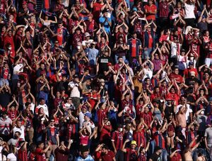 Incidentes en la Nueva Olla entre hinchas de Cerro Porteño · Radio Monumental 1080 AM