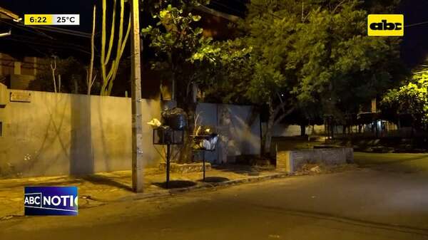 Video: Pareja detenida por mantener relaciones en vía pública - ABC Noticias - ABC Color