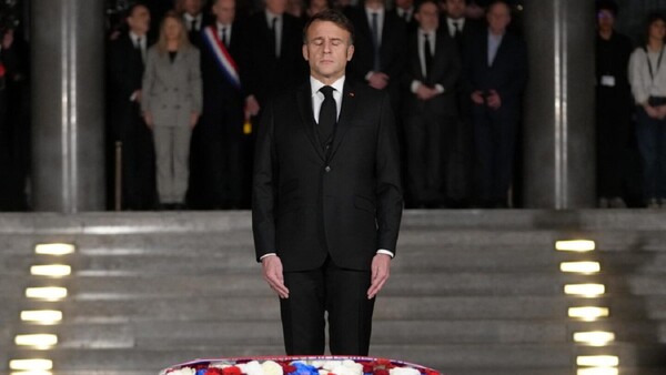Macron pide no olvidar a las víctimas del Holocausto antes de viajar a Auschwitz