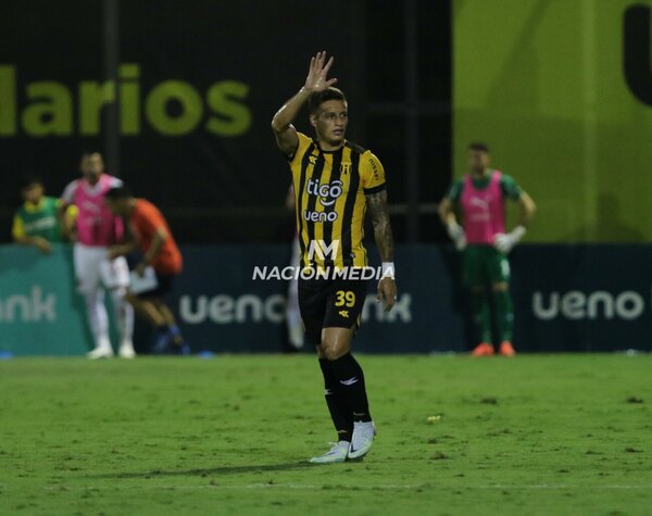 Versus / Danilo Santacruz sorprende con su nuevo destino