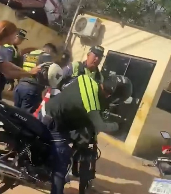 Imputan a agente de tránsito por agresión a conductor de plataforma - Unicanal