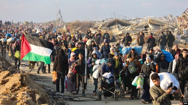 Palestinos regresan a la ciudad de Gaza en medio de alto el fuego entre Israel y Hamás - .::Agencia IP::.