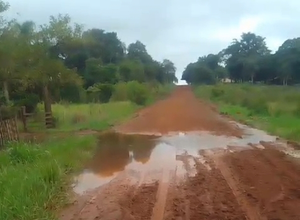 Pobladores de la calle 20 Acaray de Minga Guazú quieren construcción de desagüe - La Clave