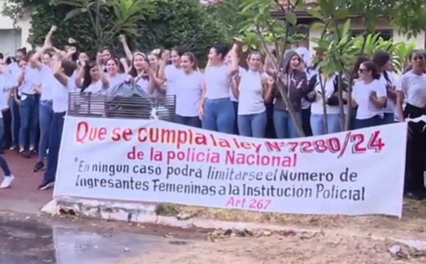 Mujeres aspirantes al ISEPOL exigen igualdad de oportunidades - SNT