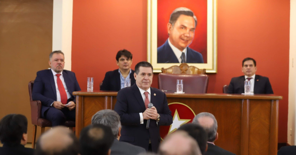 Los colorados amenazan con marchar si Cartes no descentraliza la Junta y entrega direcciones