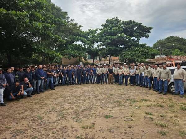 ANDE inicia su “Operativo Limpio 1″ con 3000 órdenes de trabajo - Economía - ABC Color