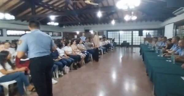 Diario HOY | Aspirantes excluidas de ISEPOL se reunieron con Comandante de la Policía Nacional