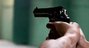 ¡Ndi! Denuncian que un policía tras discutir con un joven disparó su arma