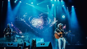 El público vibró con danza, música y humor en Caazapá