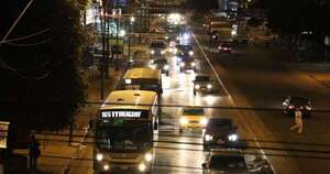 La Nación / Avanza proyecto de autobuses nocturnos