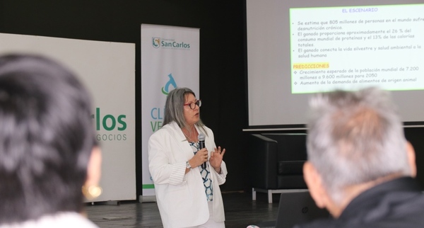 Realizan taller sobre planta forrajera para fortalecer la ganadería paraguaya