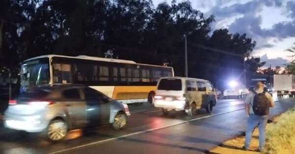 Diario HOY | Mujer muere tras ser atropellada por un colectivo en Ypané