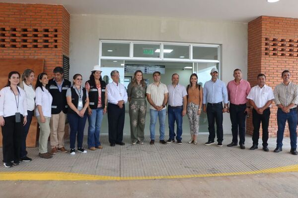 Autoridades verifican avance del Gran Hospital de Coronel Oviedo - .::Agencia IP::.