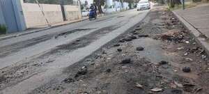 Asunción de Nenecho: accesos al Centro están en ruinas y Municipalidad bachea solo para la foto - Nacionales - ABC Color