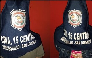 Pareja fue detenida por tener relaciones sexuales en una parada de bus - 1000 Noticias