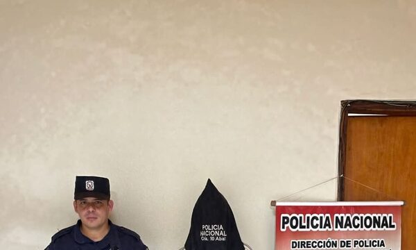 Joven fue detenido por reventar la cabeza de su madre con un palo