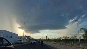 Nubes tipo “tornado” se formaron en Asunción: ¿qué pasó?  - Clima - ABC Color