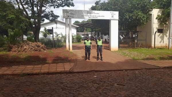 Agentes policiales refuerzan seguridad en hospitales de Alto Paraná - ABC en el Este - ABC Color