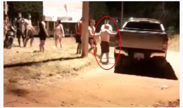 (VIDEO)Poli habría efectuado disparos en Coronel Oviedo frente a niños