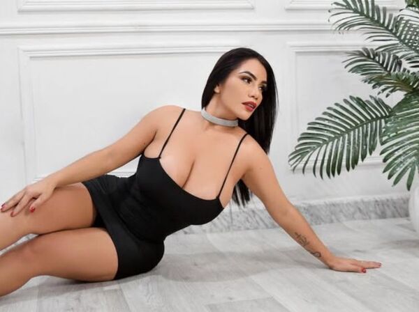 Le gustan los “machos” de verdad: “En lo que más me fijo es que se vista como hombre”