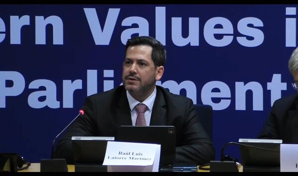 Raúl Latorre destaca a Paraguay como solución para el hambre mundial en el Parlamento Europeo
